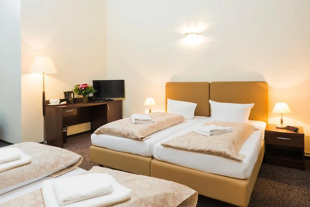 ***  Upper Room Hotel Kurfuerstendamm Berlin Almanya