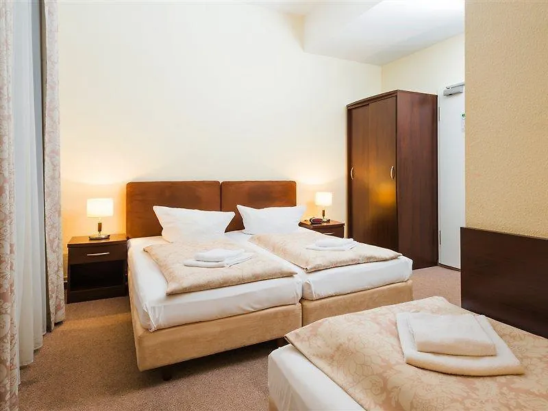 Upper Room Hotel Kurfuerstendamm Berlin 3*,  Almanya