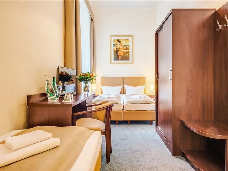 Upper Room Hotel Kurfuerstendamm Berlin 3*,