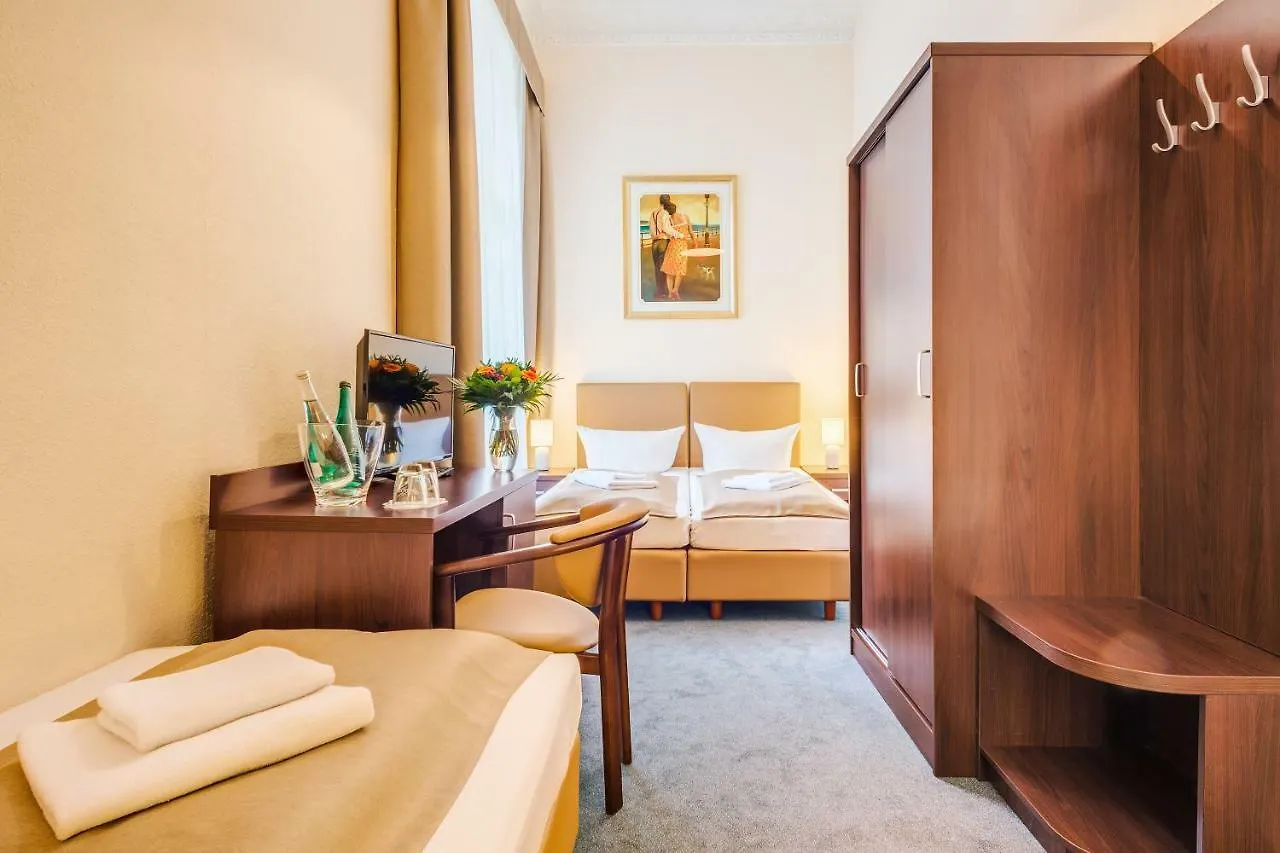 Upper Room Hotel Kurfuerstendamm Berlin 3*,