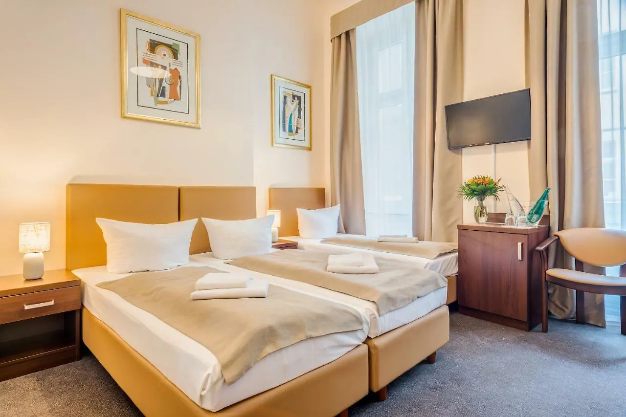 Upper Room Hotel Kurfuerstendamm Berlin 3*,  Tyskland